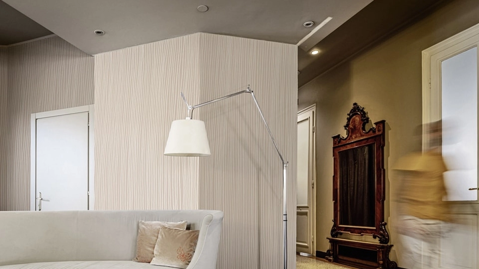 Carta da parati Righe Incerte di Spaghetti Wall