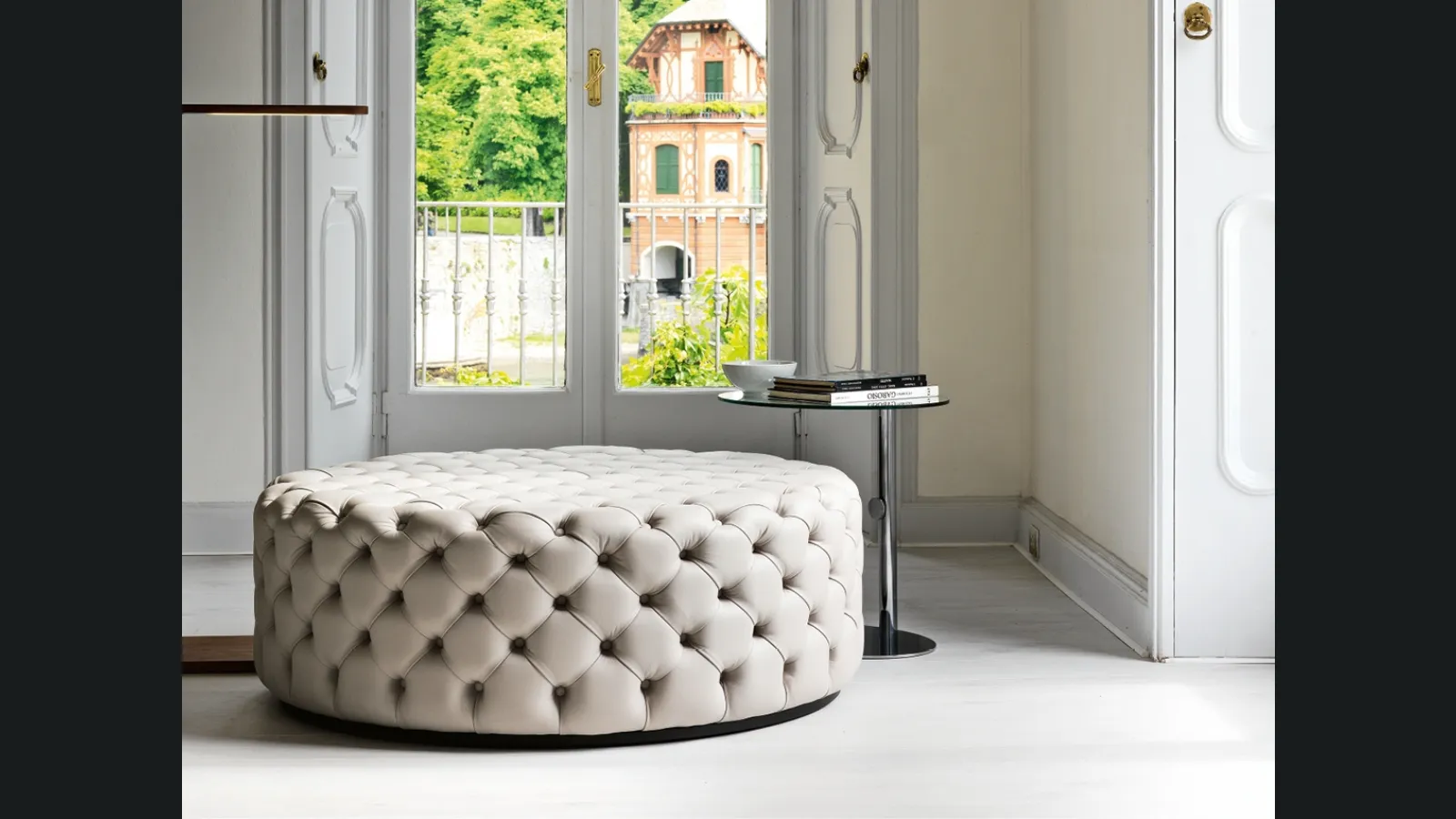 Pouf in pelle Alcide di Porada