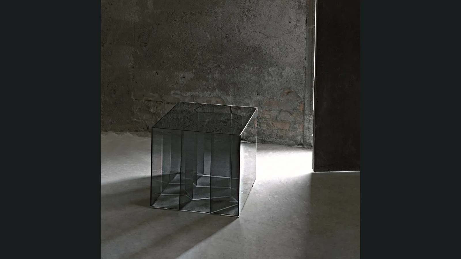 Tavolino Alice in cristallo fumé di Glas Italia