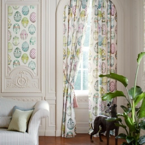 Tenda dai colori pastello ispirata alle uova di Fabergè Anastasia di Manuel Canovas