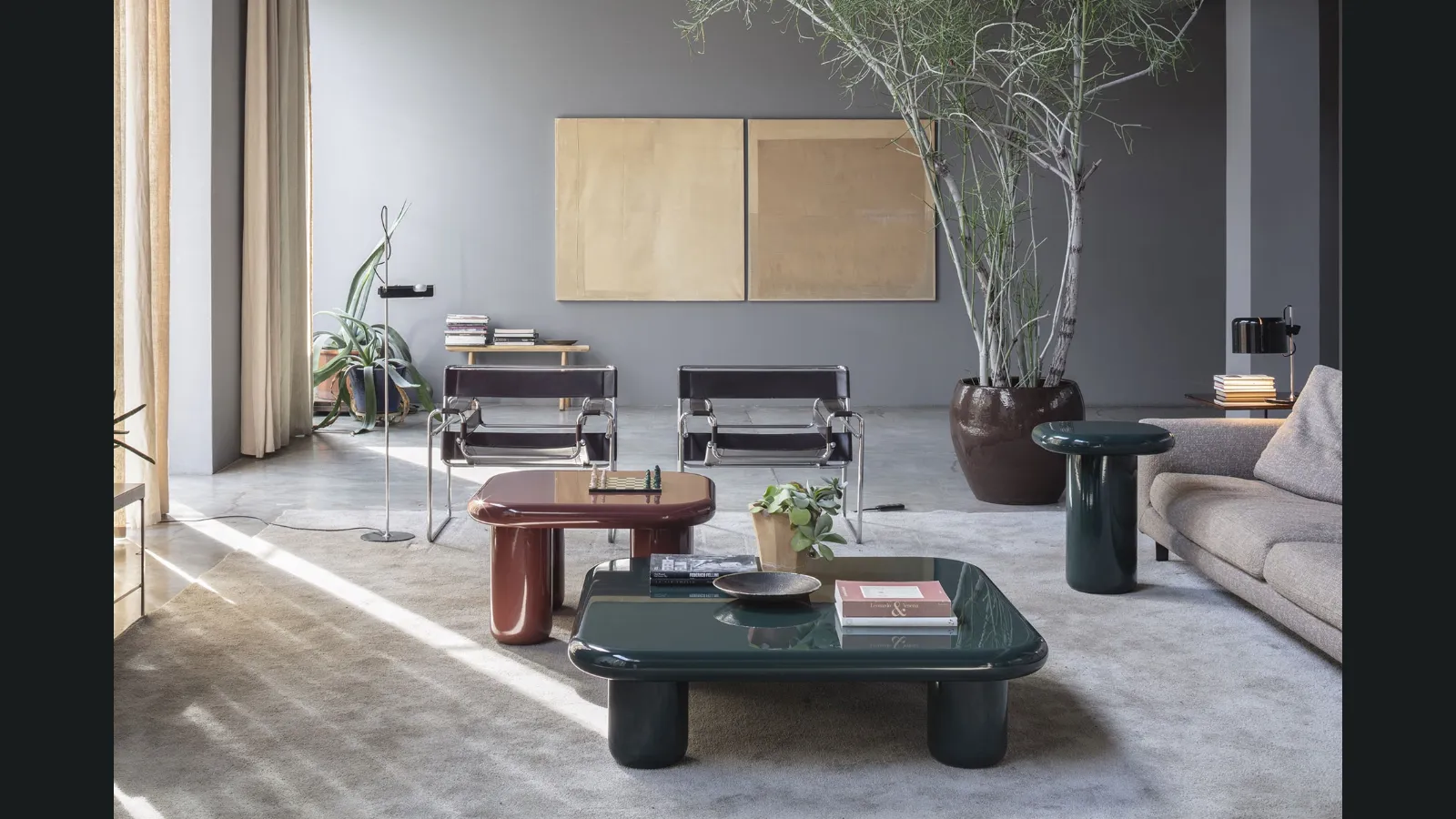 Tavolino proposto in diverse forme laccato lucido Bilbao di Mogg