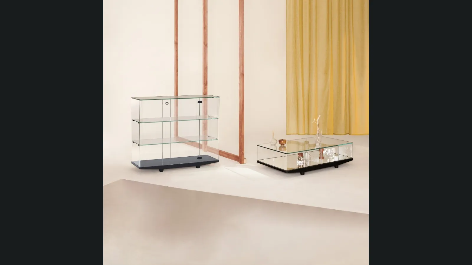 Tavolino espositore Collector di Glas Italia