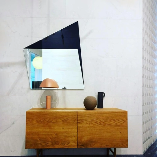 Specchio Cosmos in cristallo specchiante e satinato di Glas Italia