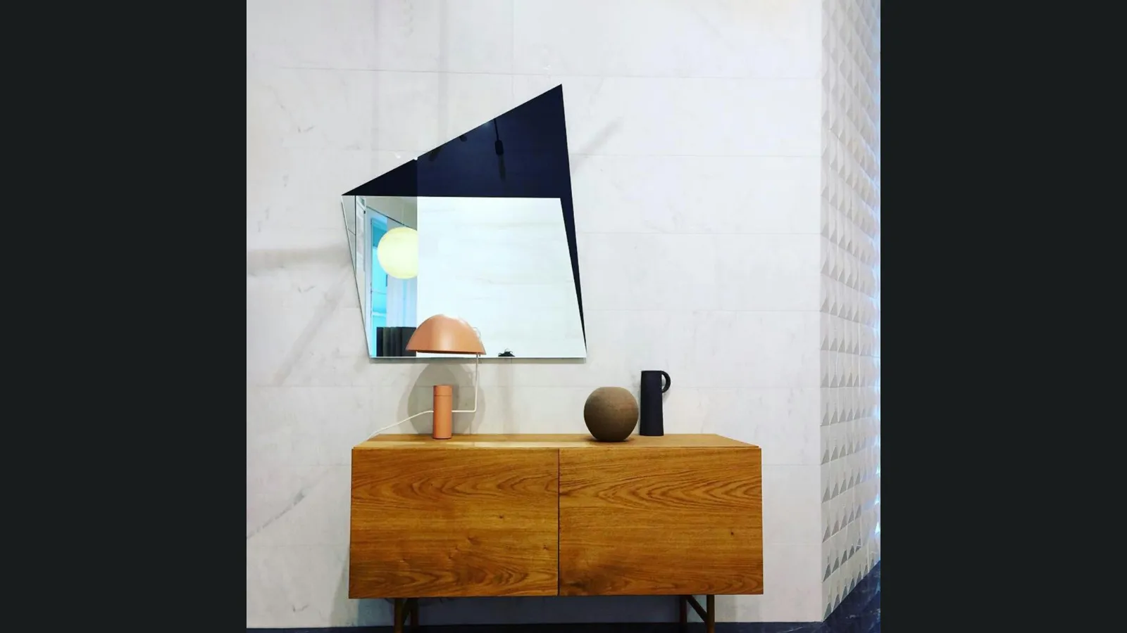 Specchio Cosmos in cristallo specchiante e satinato di Glas Italia