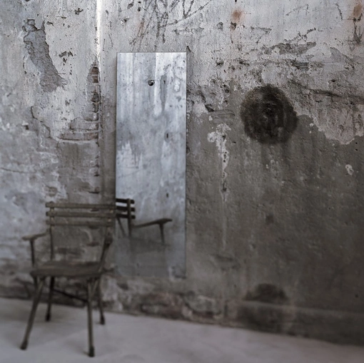 Specchio Fiction senza cornice con argentatura sfumata di Glas Italia