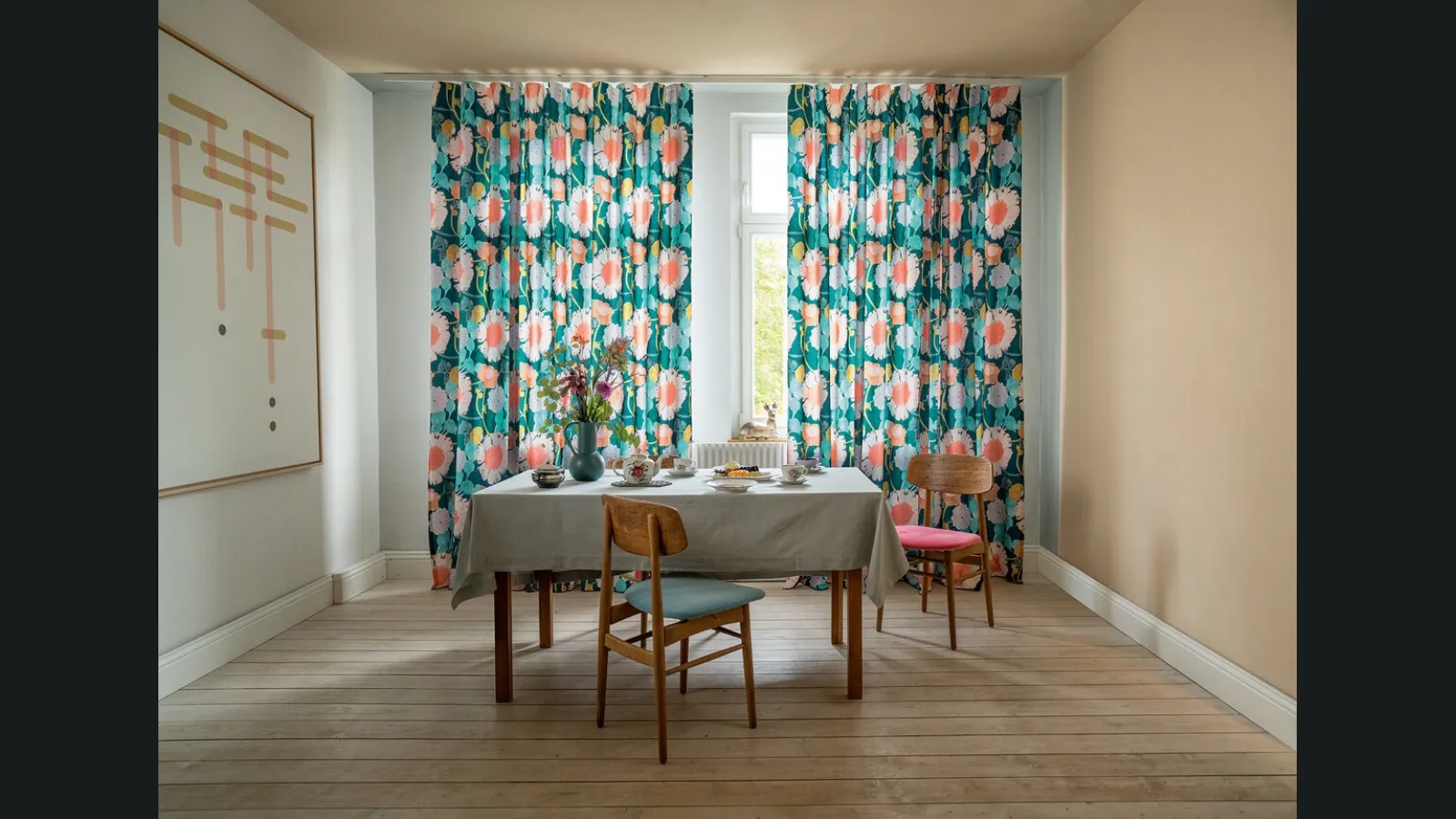 Tenda moderna con design floreale Flaneur di Ado