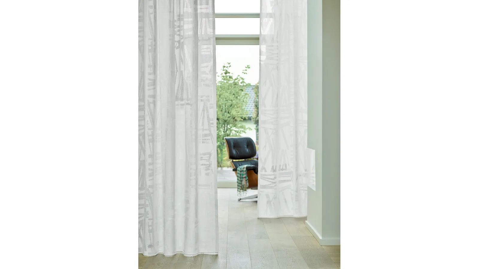 Tenda moderna con trasparenze geometriche Galeno di Ado