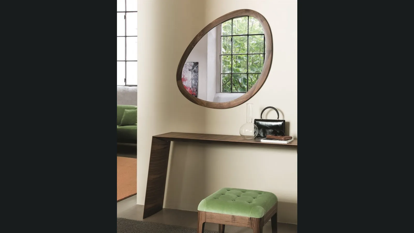 Specchio da parete con cornice in legno massello di noce Giolino e Giolo di Porada