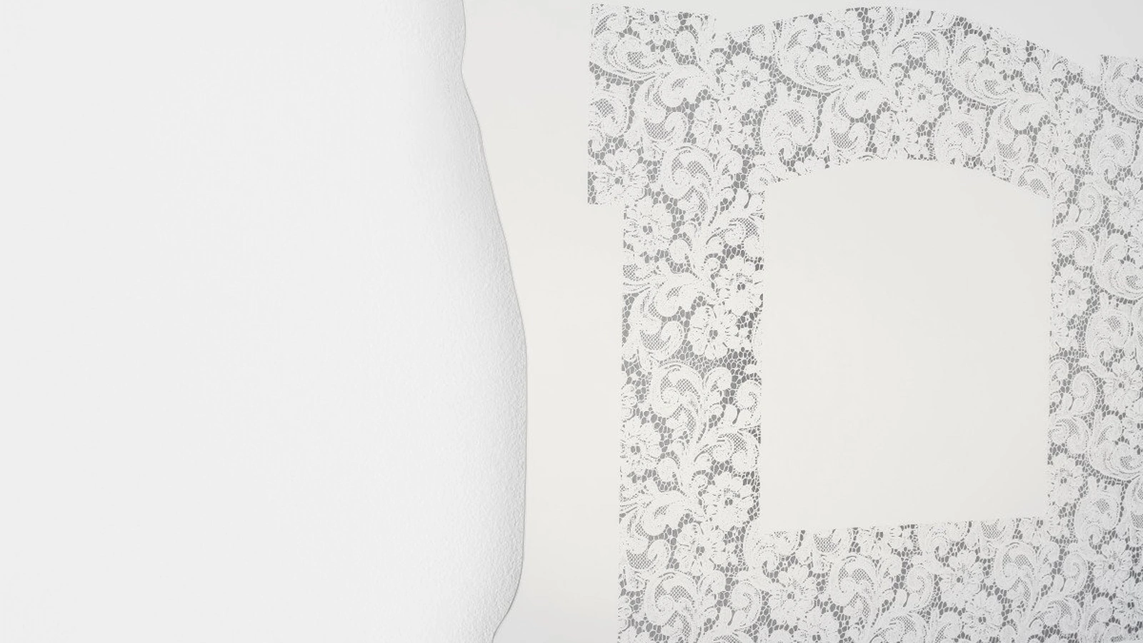 Specchio Spizzo con inserto in pizzo specchiante di Glas Italia