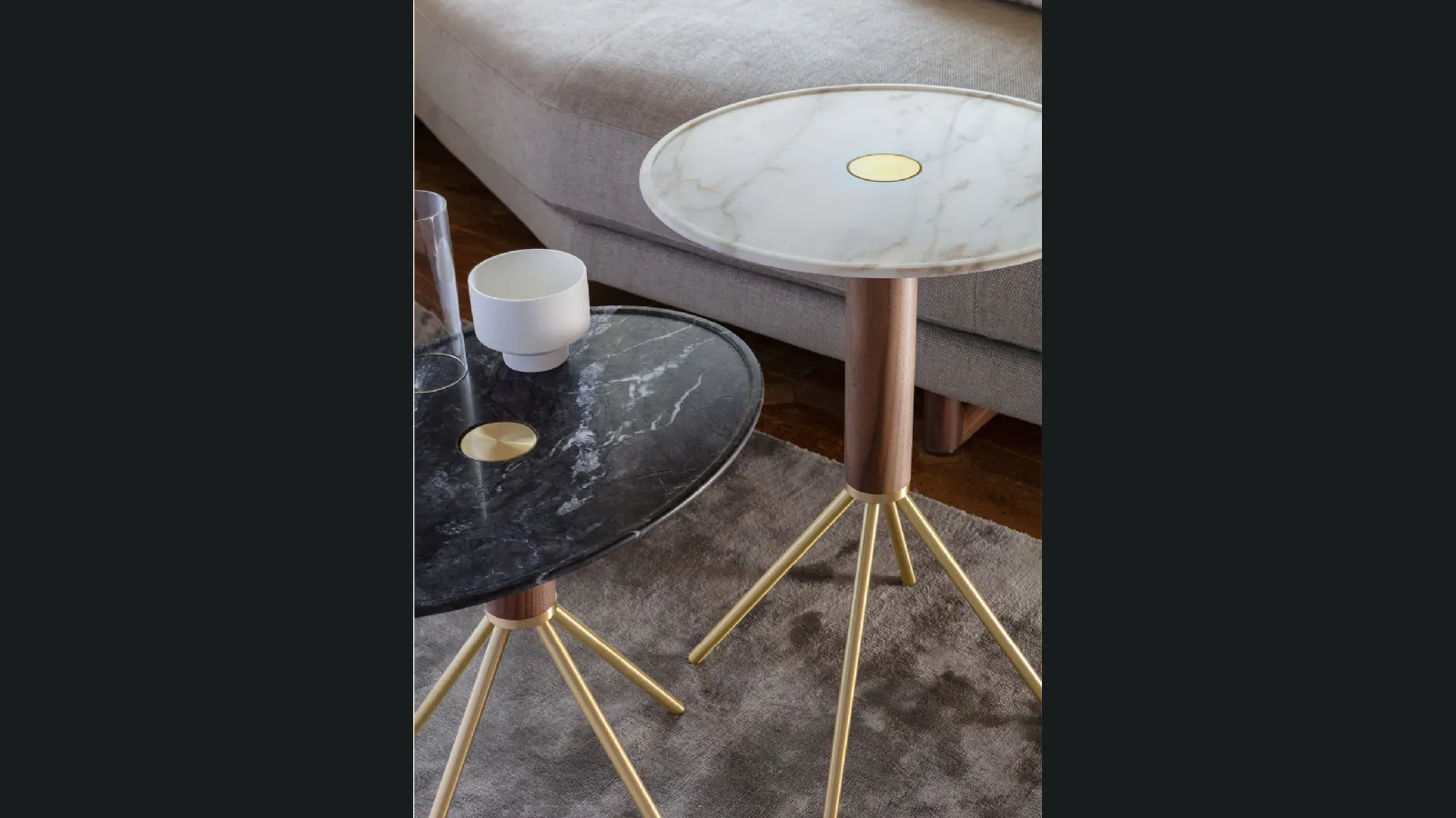 Tavolino Jelly con top in marmo di Porada
