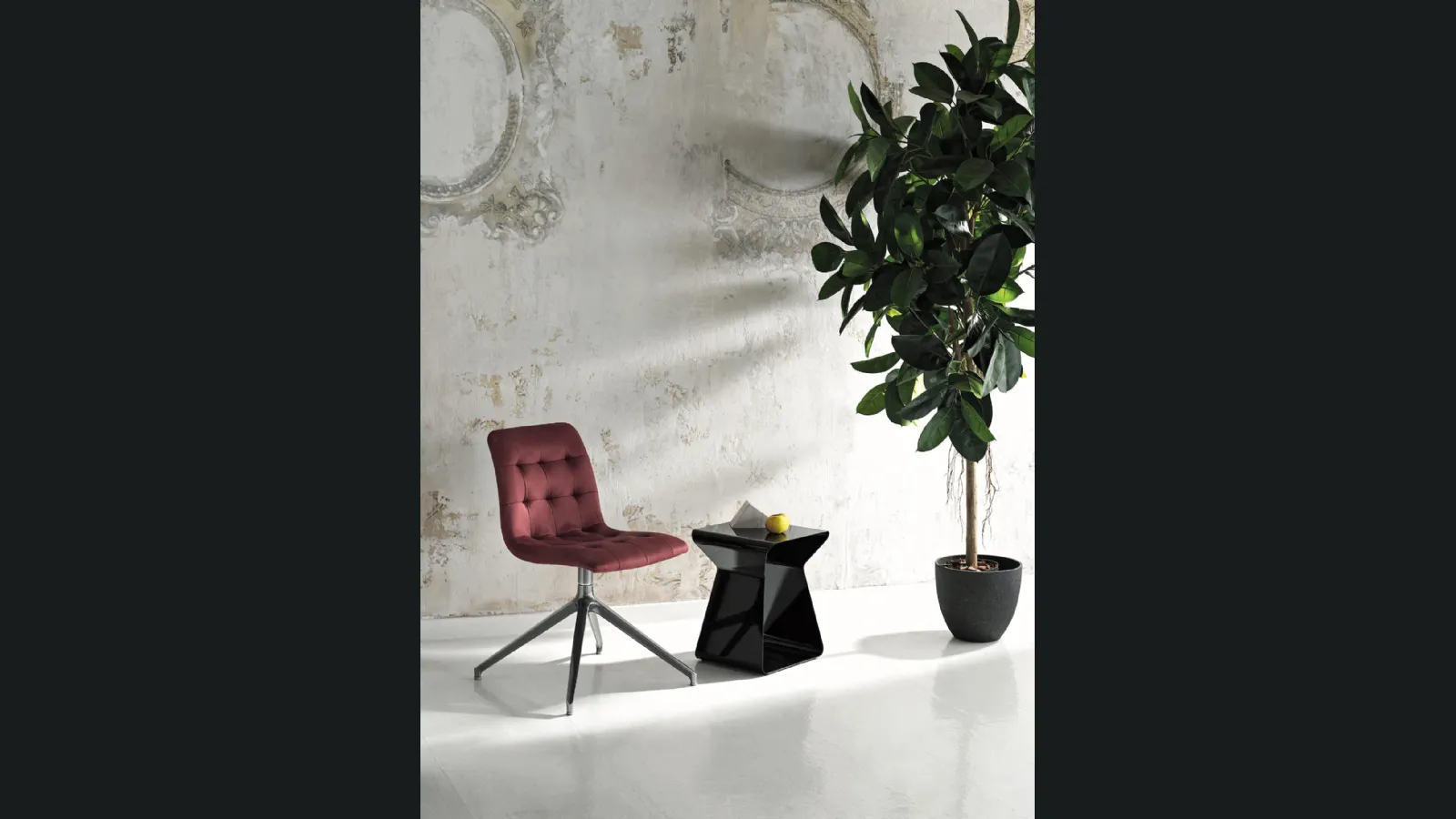 Tavolino Kito in acciaio laccato di Bontempi