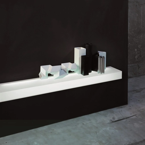 Mensola Light Light in cristallo Bianco opaco con impianto interno di luce a Led di Glas Italia