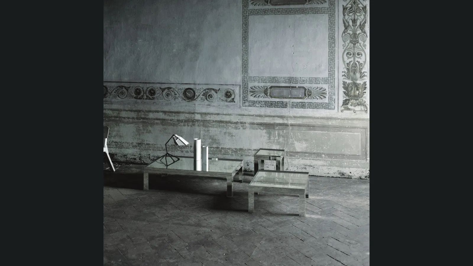 Tavolini Mirror Mirror in vetro finitura a specchio di Glas Italia