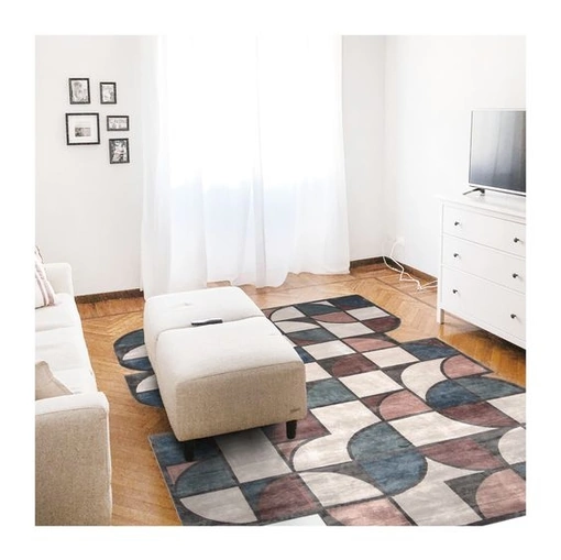 Tappeto dalla forma irregolare con disegno geometrico Monoscopio Segno Pieno Mint di Sirecom