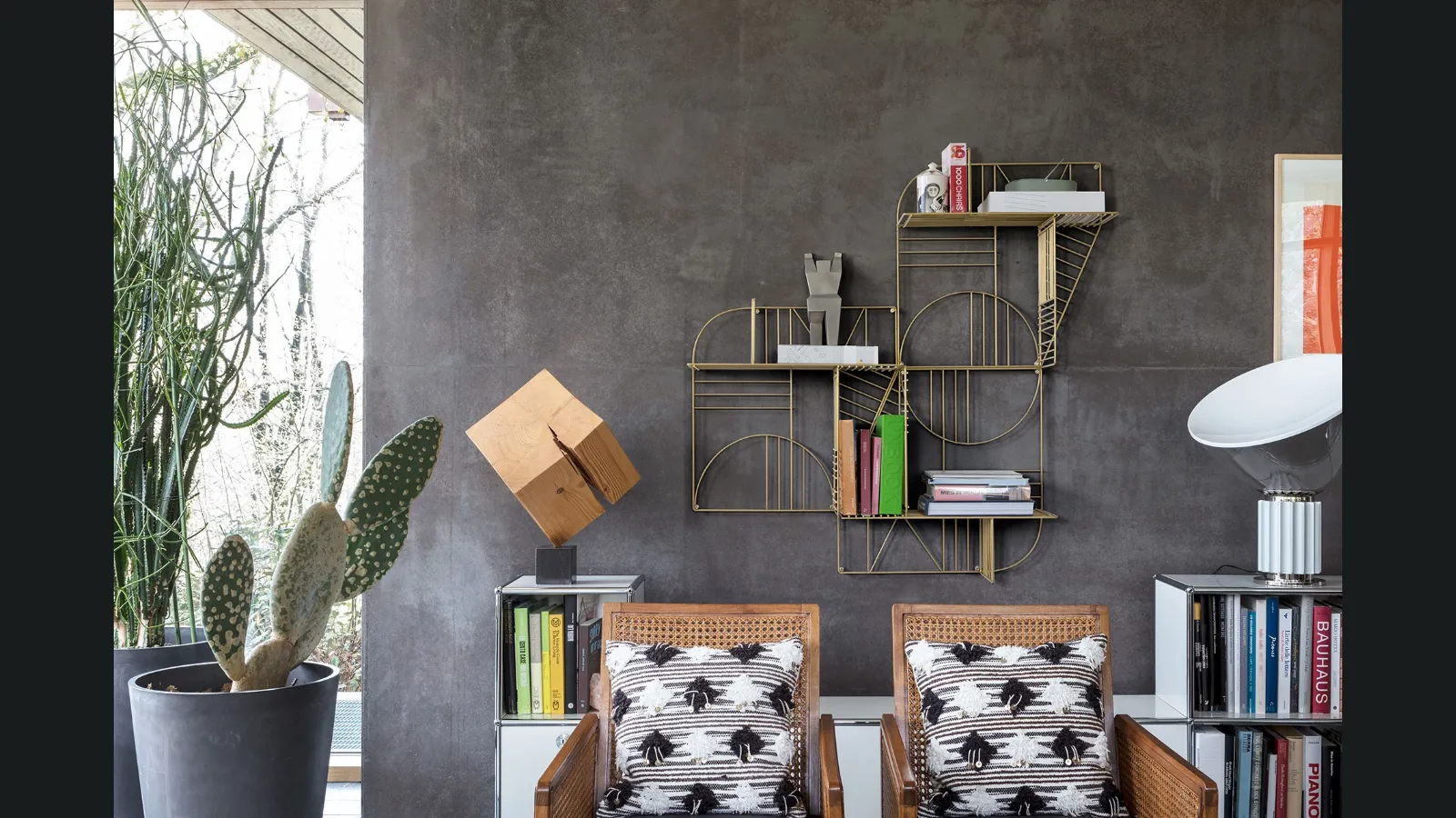 Mensola Musa di Mogg