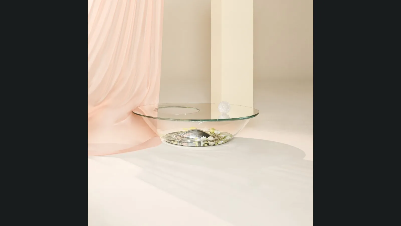 Tavolino in cristallo con vasca interna Nacre di Glas Italia