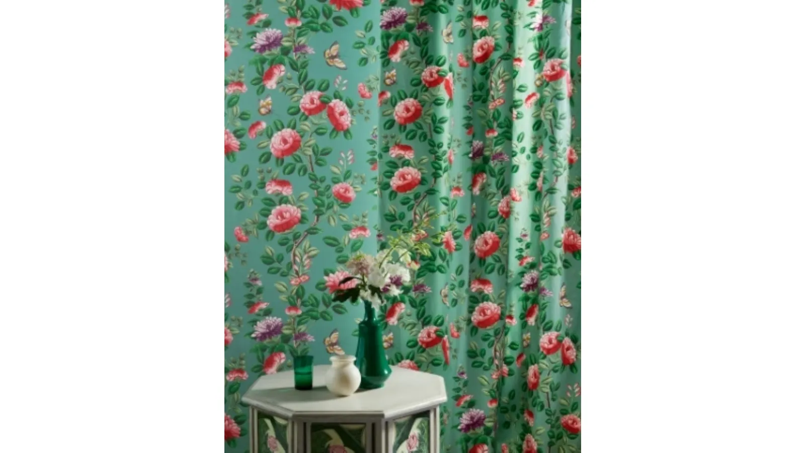 Tenda con fiori fogliame e farfalle Nankin di Manuel Canovas