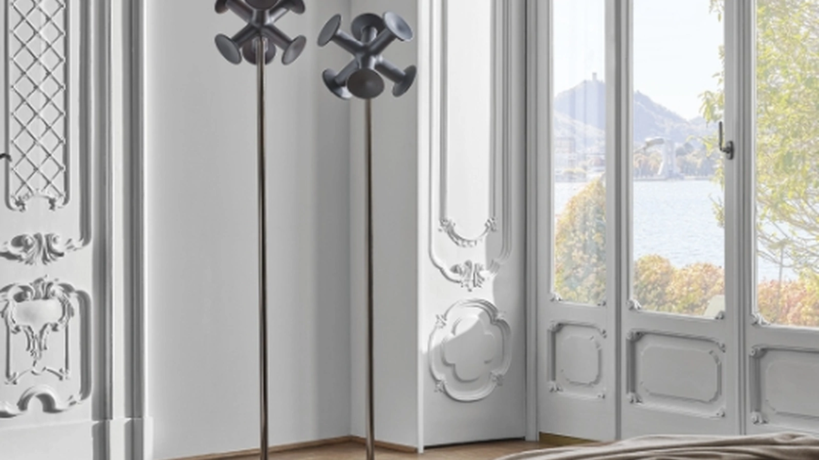 Appendiabiti Nodo in legno e metallo di Porada