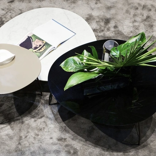 Tavolino Pop con top in marmo di Vibieffe