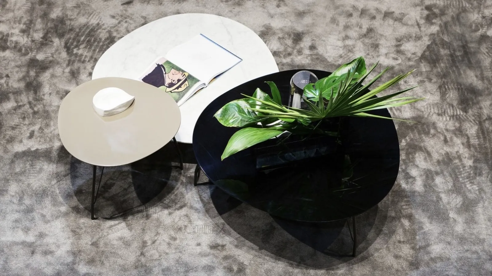 Tavolino Pop con top in marmo di Vibieffe