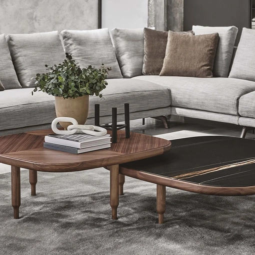 Tavolino Eckig con top in marmo o legno di Porada