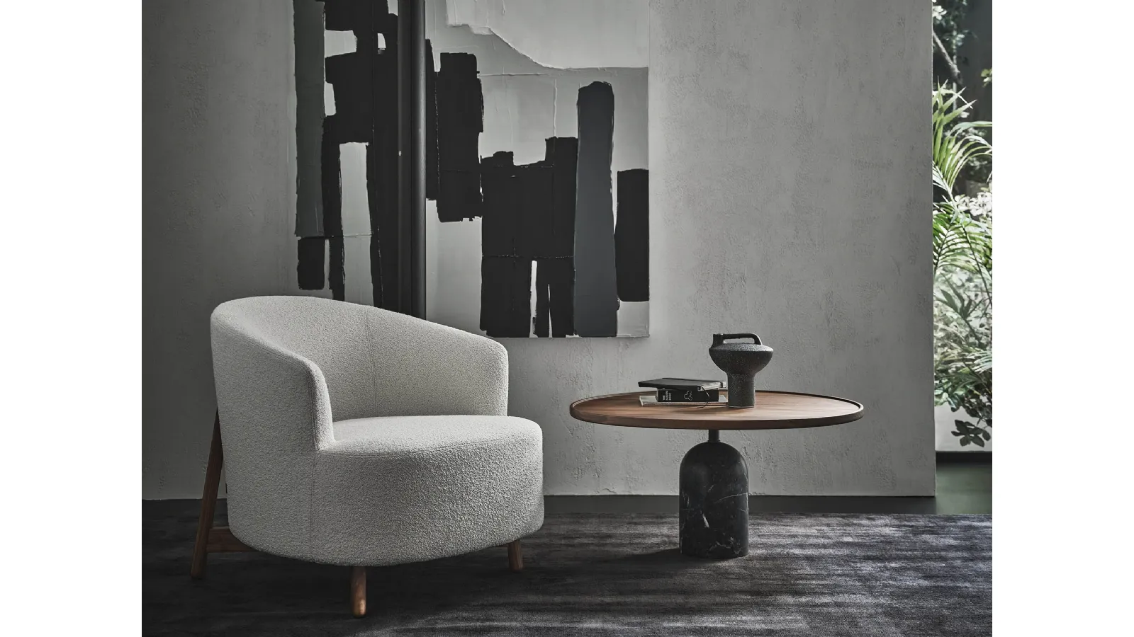 Tavolino in legno con base in marmo Ekero di Porada