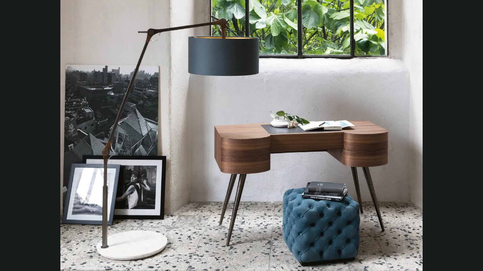 Scrittoio in noce Micol di Porada