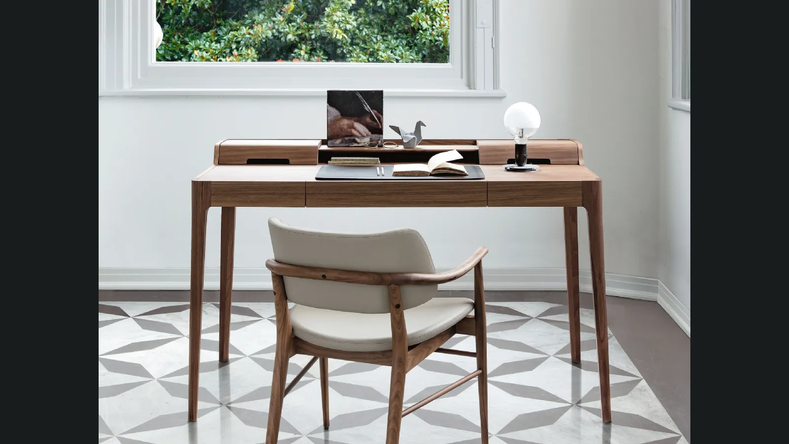 Scrittoio in massello di noce Saffo di Porada