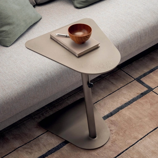 Tavolino Ambrogino in legno laccato di Presotto