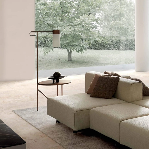 Tavolino con lampada integrata Lucignolo in metallo con top laccato di Presotto