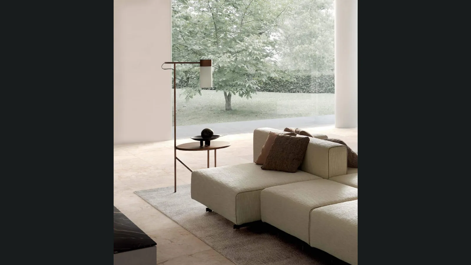 Tavolino con lampada integrata Lucignolo in metallo con top laccato di Presotto