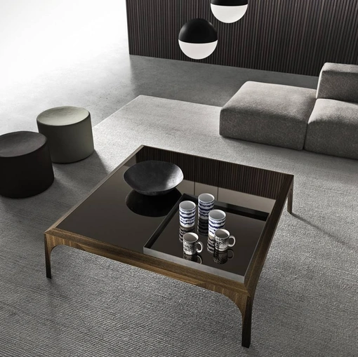 Tavolino quadrato Relevè con top in vetro lucido con vassoio in metallo incorporato e base in legno di Presotto