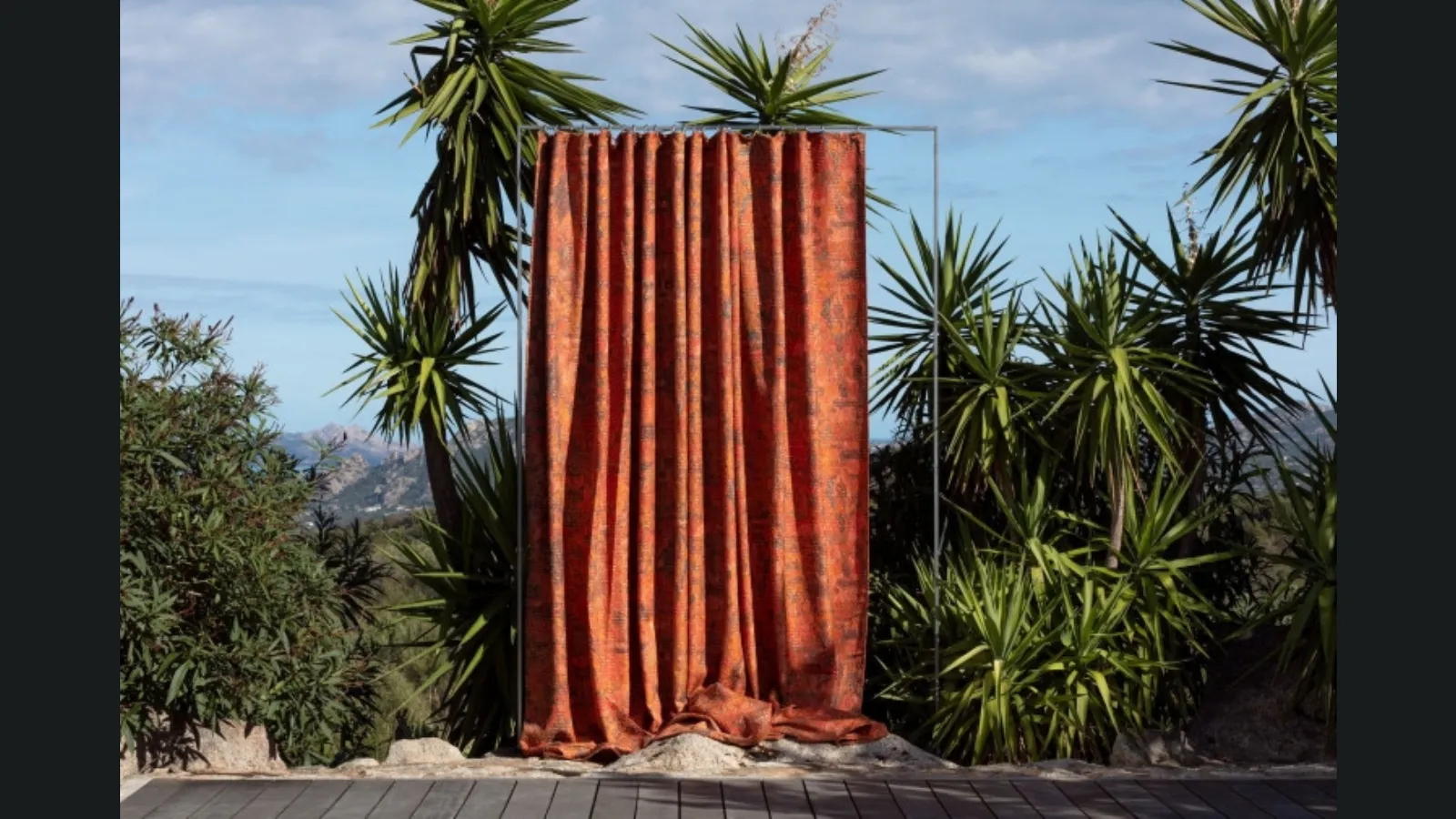 Tenda Sitara di Larsen