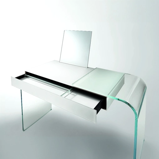 Scrittoio toeletta Strata in cristallo extrachiaro e laccato con specchio di Glas Italia