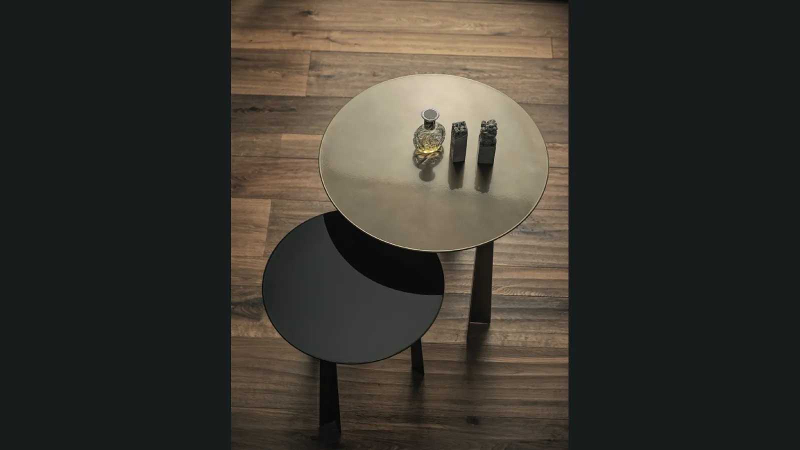 Tavolino Tao in metallo laccato di Bontempi