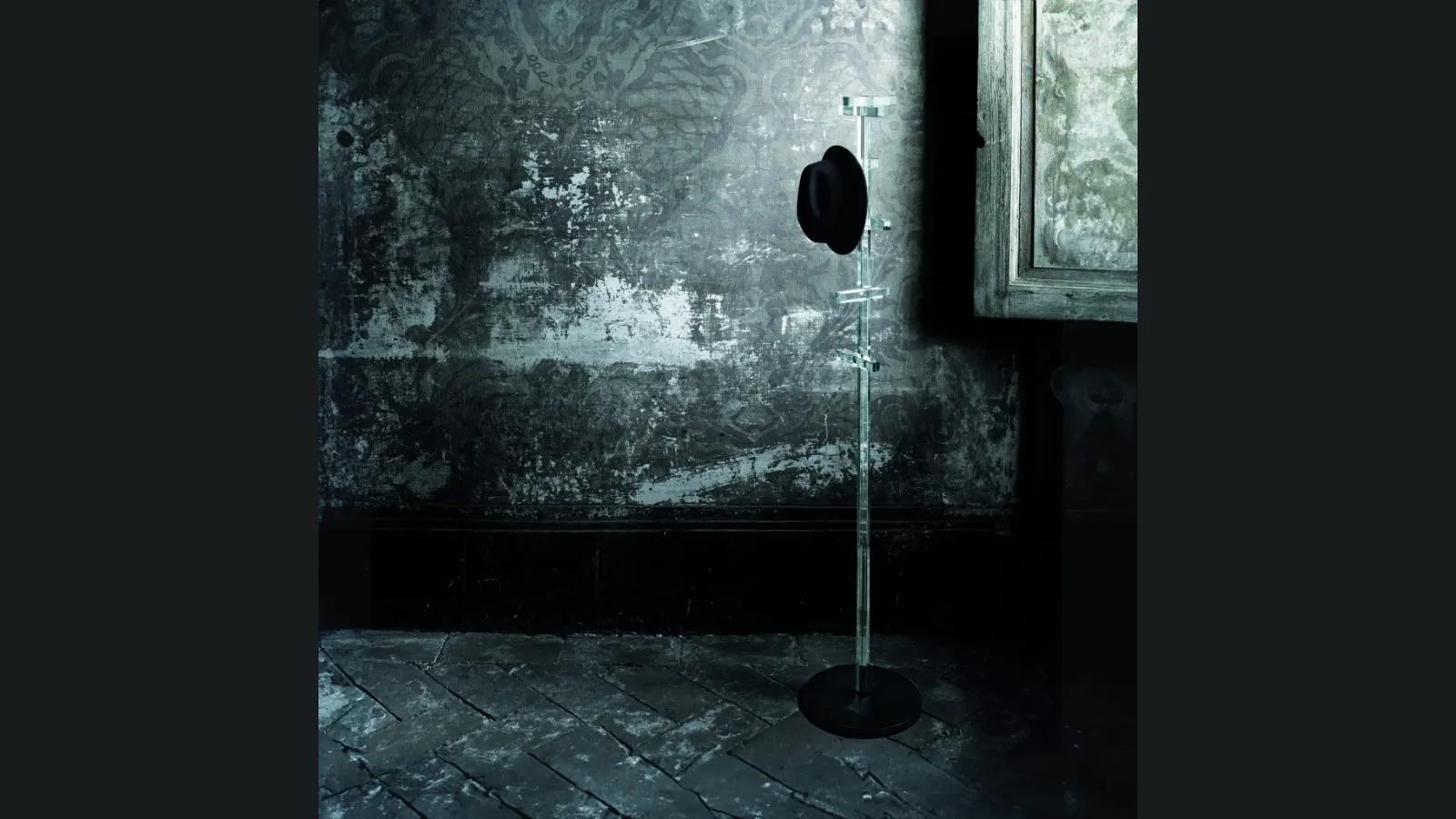 Appendiabiti Telegrafo di Glas Italia