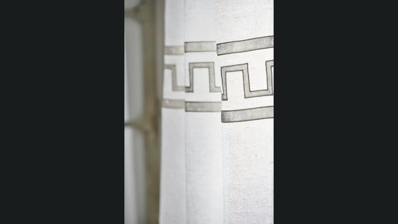 Tenda Efeso con greca in velluto di Mastro Raphael