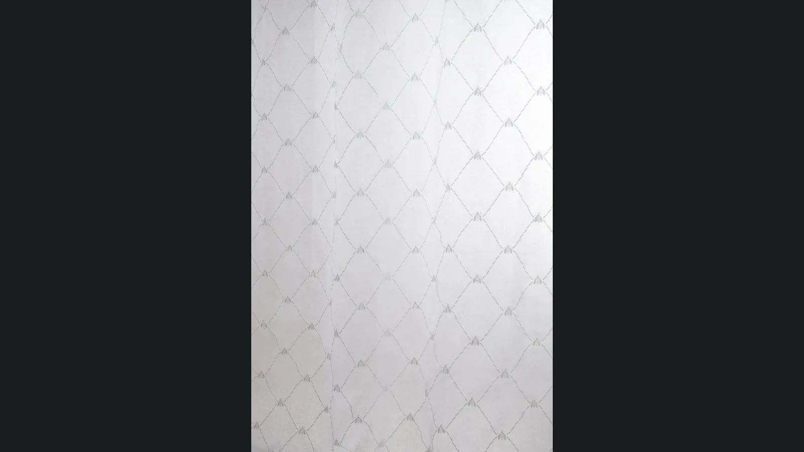 Tenda Eunice in misto lino con Api e macro losanga tratteggiata di Mastro Raphael