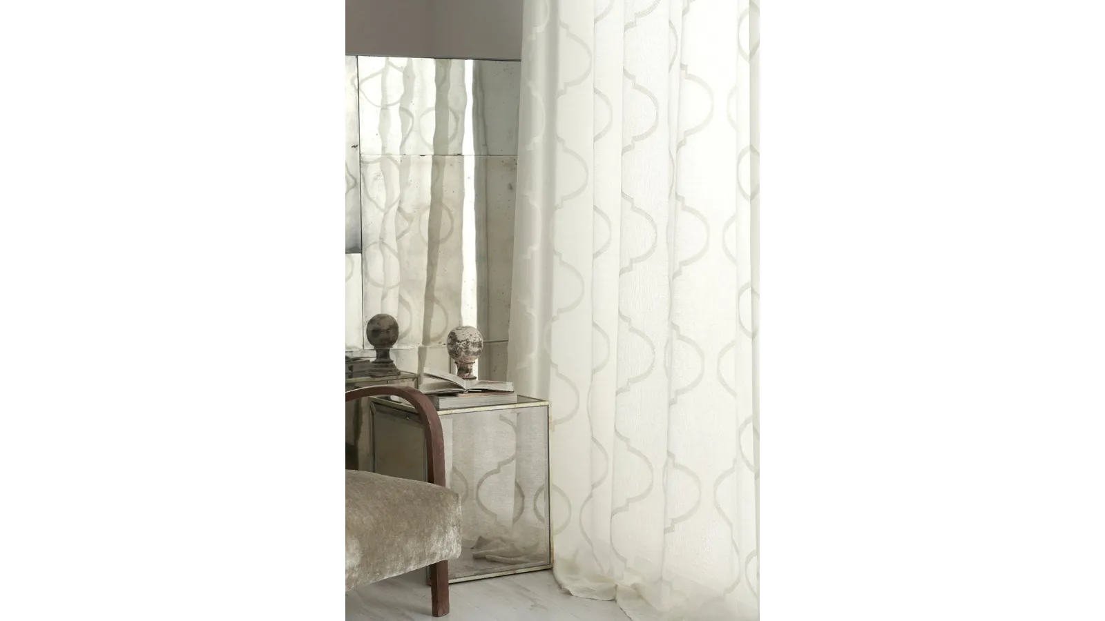 Tenda Hero in misto lana con greche in fil coupé di Mastro Raphael