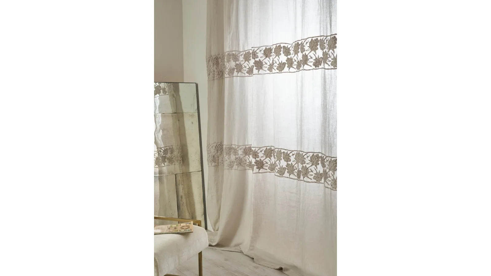 Tenda Mathilde in garza di lino con 2 Fasce Floreali orizzontali di Mastro Raphael