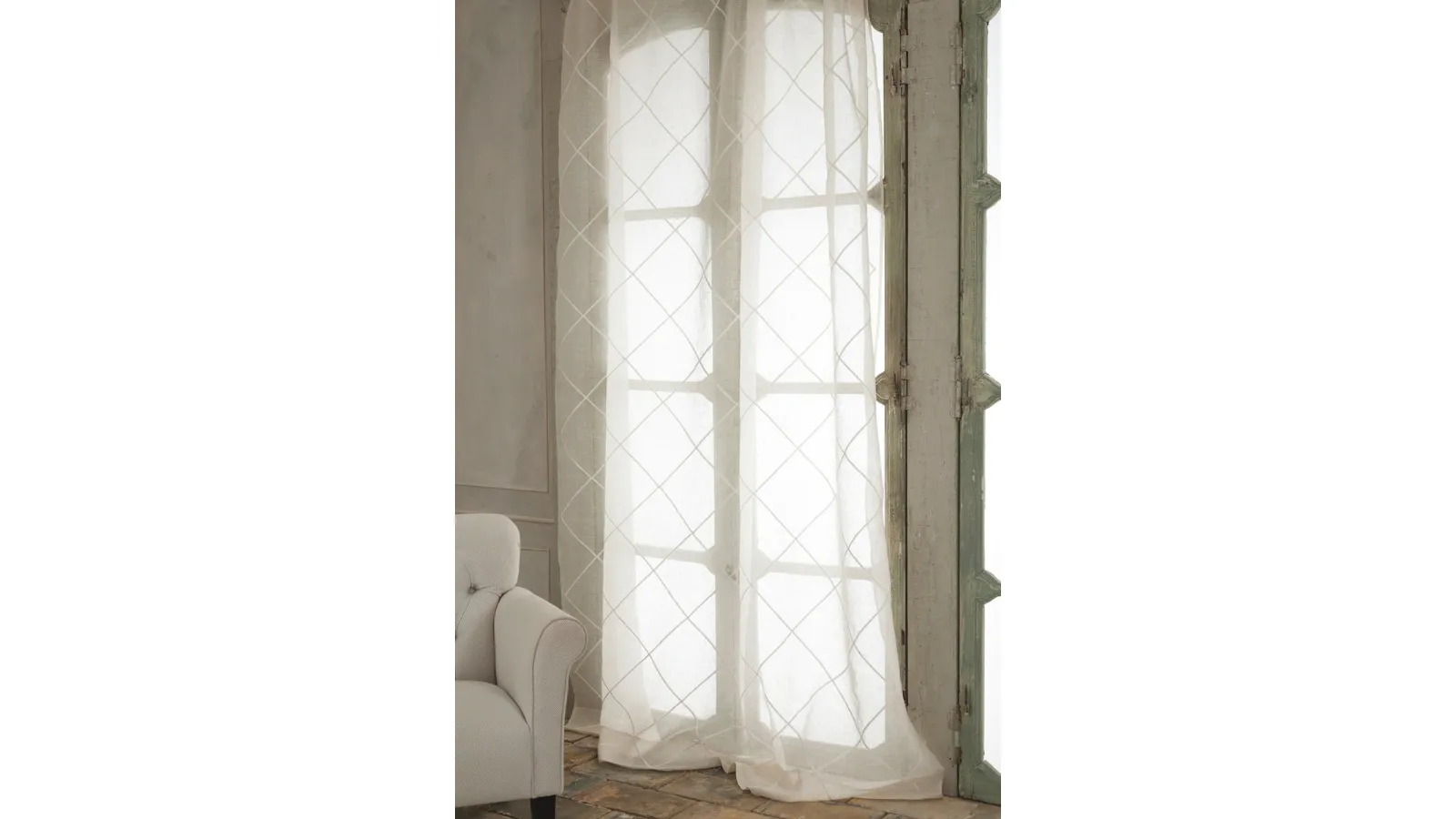 Tenda Quintessential in lino con ricamo rombi di Mastro Raphael