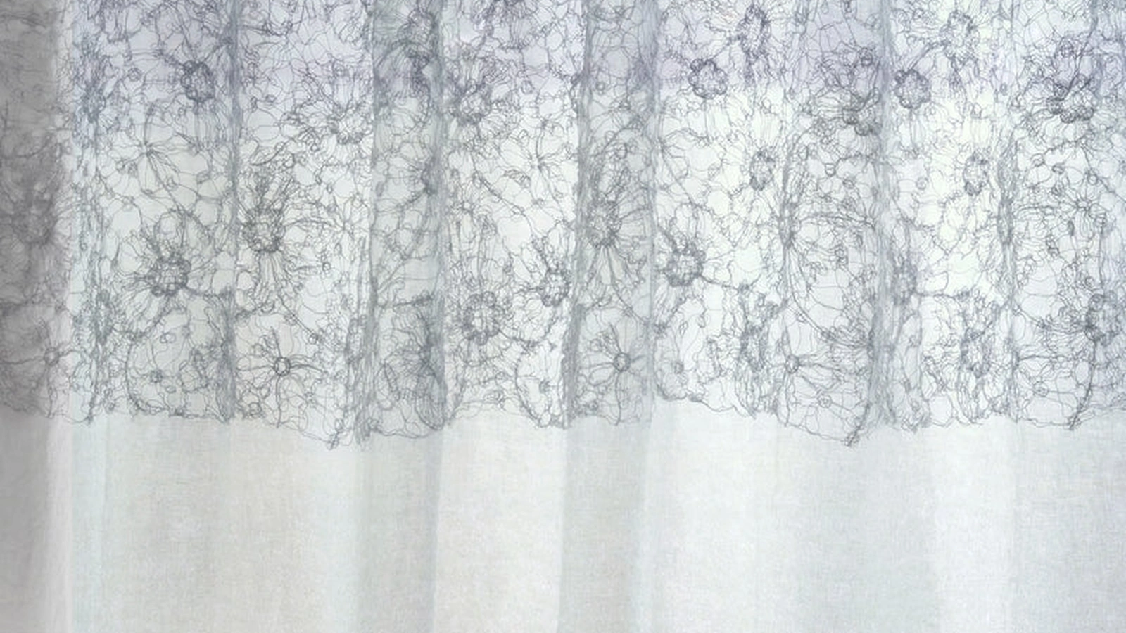 Tenda Romance Macramé Fiori con fascia centrale di Mastro Raphael