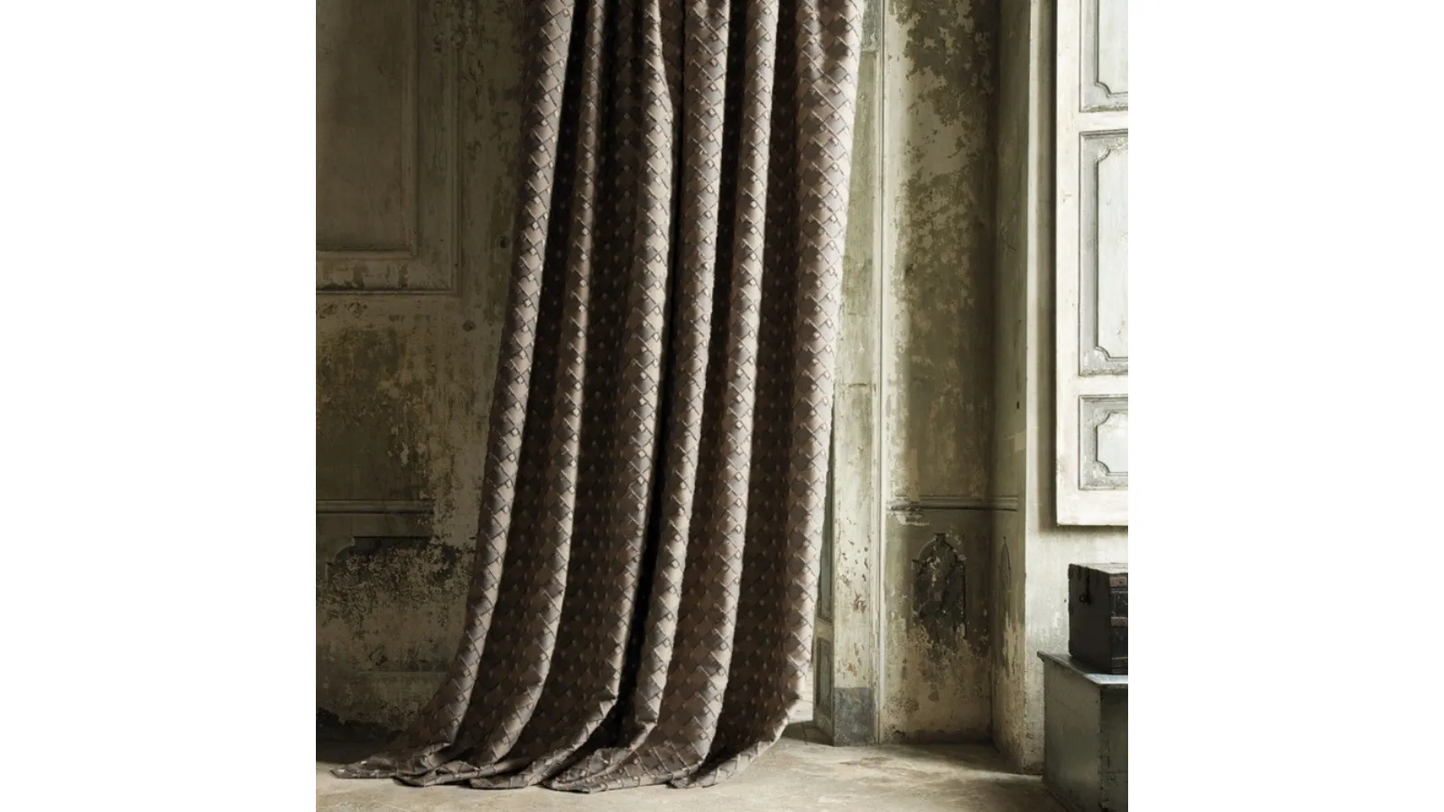 Tenda Tikal di Larsen