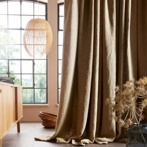 Tenda Tulum di Larsen