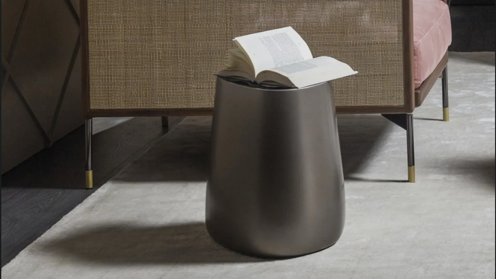 Tavolino in poliuretano bronzo Pico di Vibieffe