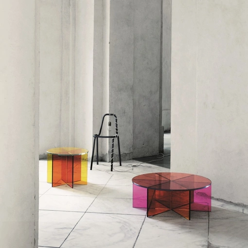 Tavolino XXX in cristallo trasparente colorato di Glas Italia