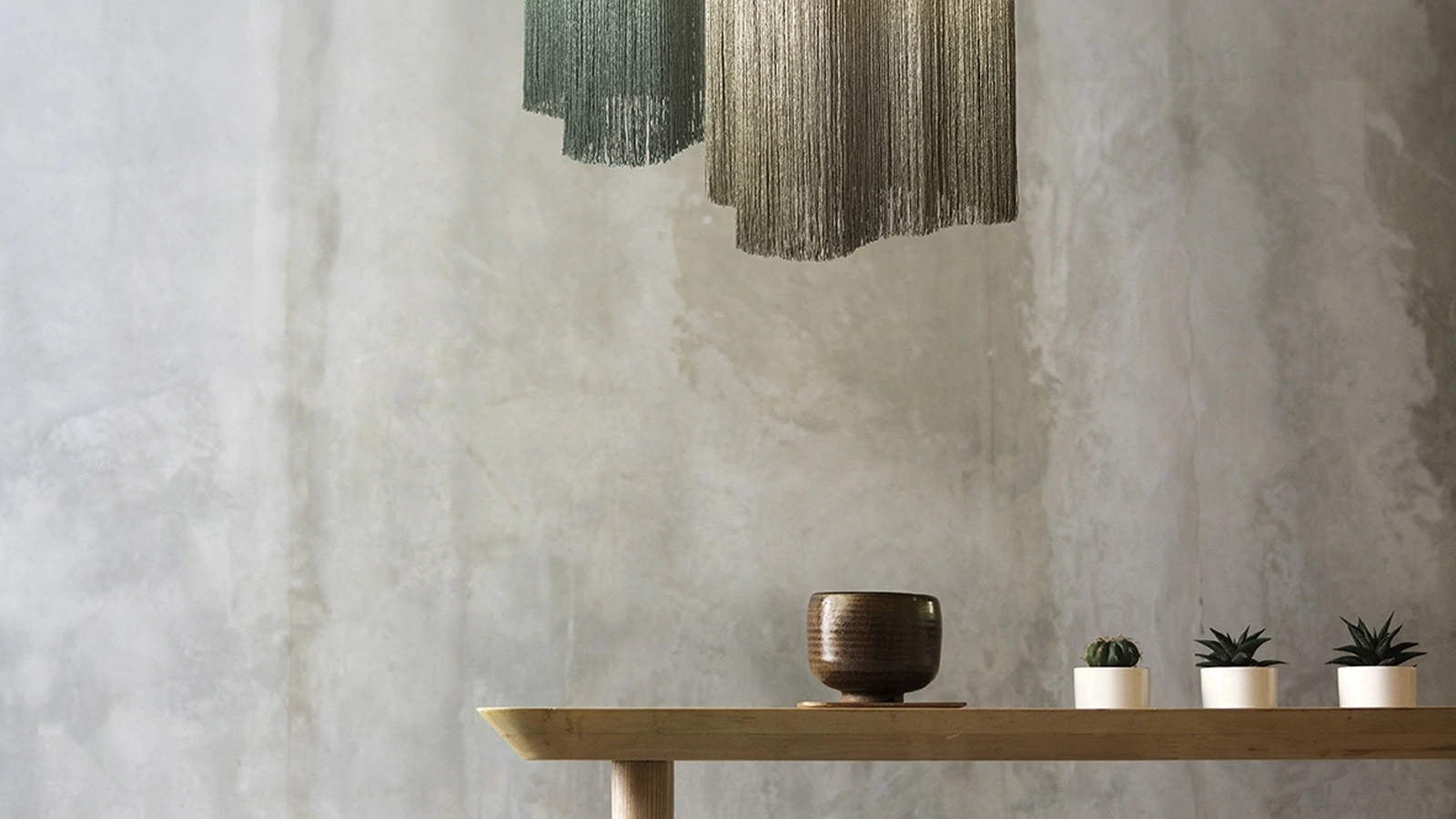 Lampada a sospensione in ottone con frange Arcipelago di Contardi