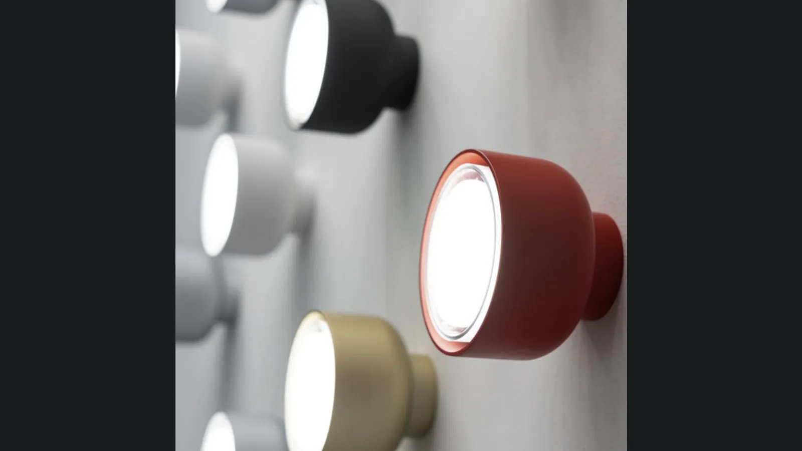 Lampada da parete Bottone di Vivida International