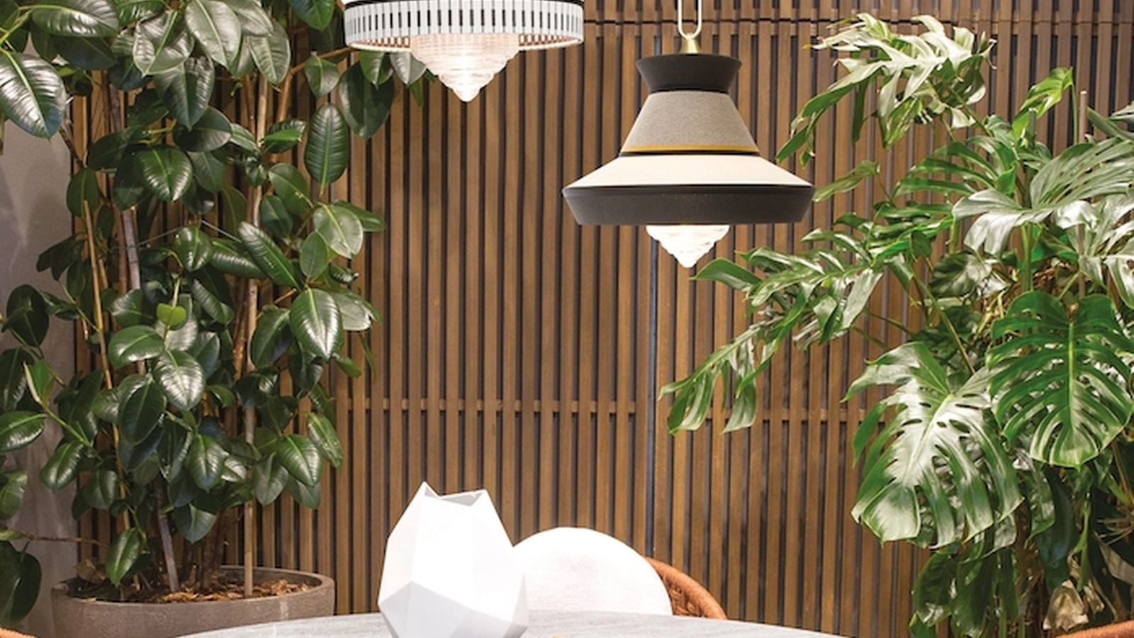 Lampada a sospensione in tessuto e vetro Calypso di Contardi