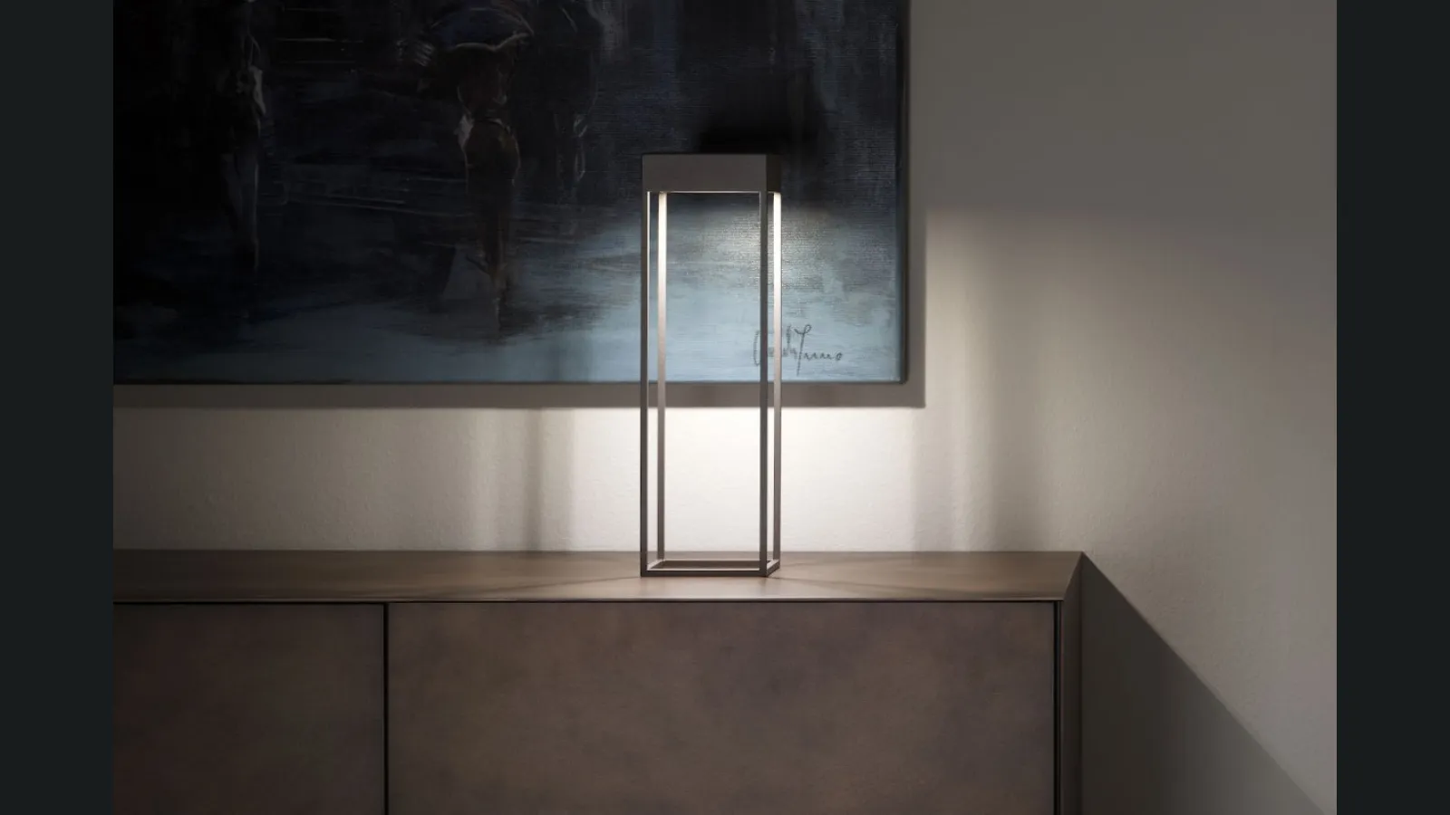 Lampada LED ricaricabile da tavolo Chia in metallo di Ronda Design